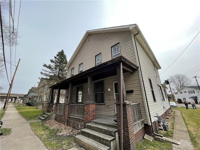 view of front of property with covered porch