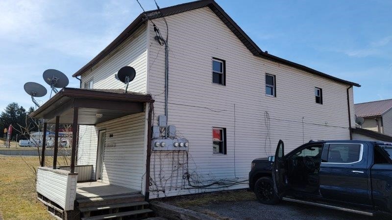 view of property exterior