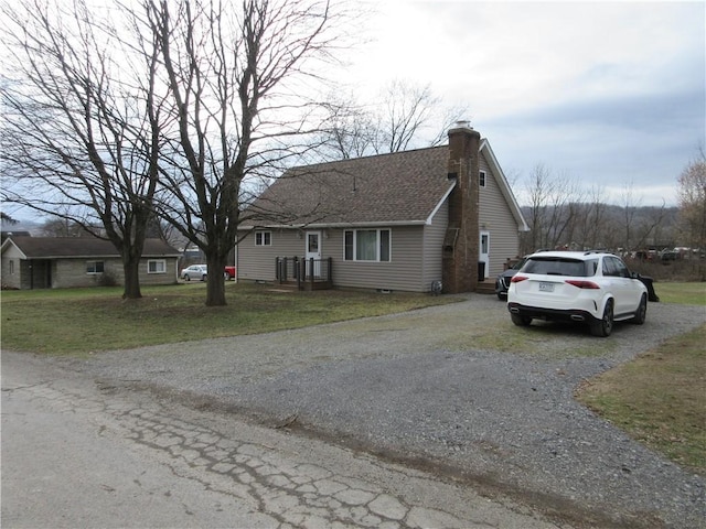 view of front of house featuring a front yard