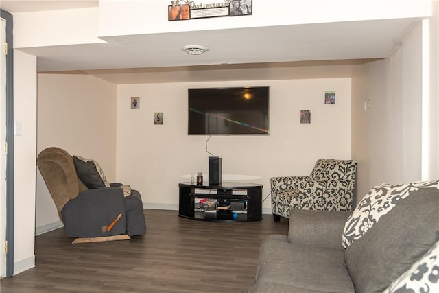 216 Karen Dr, Allegheny Twp Wml, PA 15613 - living room featuring baseboards, wood finished floors, and visible vents