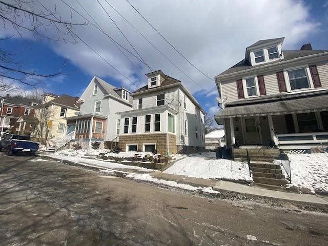 view of front of property with a porch