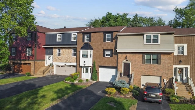 304 Canterbury Dr, Moon/Crescent Twp, PA 15108 - photo 2