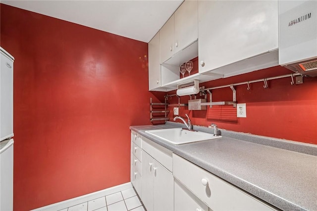 5841 Morrowfield Ave Unit 206, Squirrel Hill, PA 15217 - washroom featuring light tile patterned floors, a sink, and baseboards