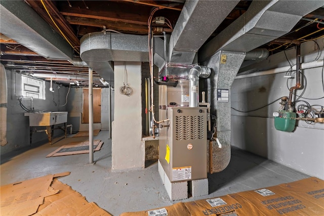 utility room with sink