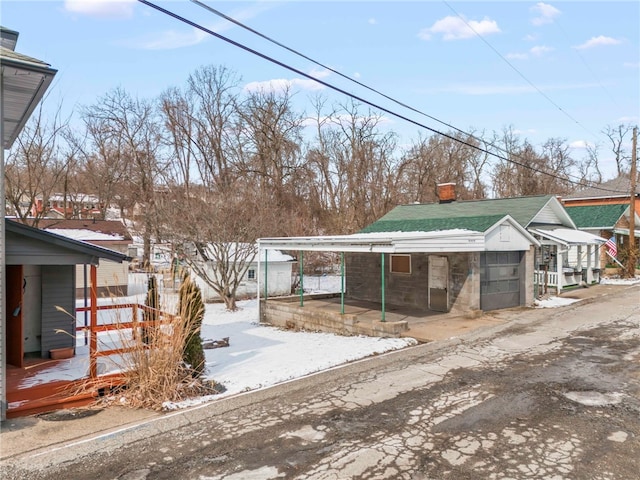 view of yard with a garage