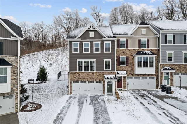 view of front of property featuring a garage