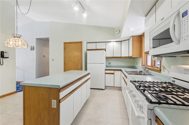 402 Woodside Rd, Forest Hills Boro, PA 15221 - photo 13