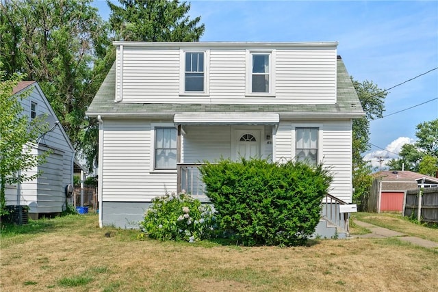 view of front facade featuring a front lawn