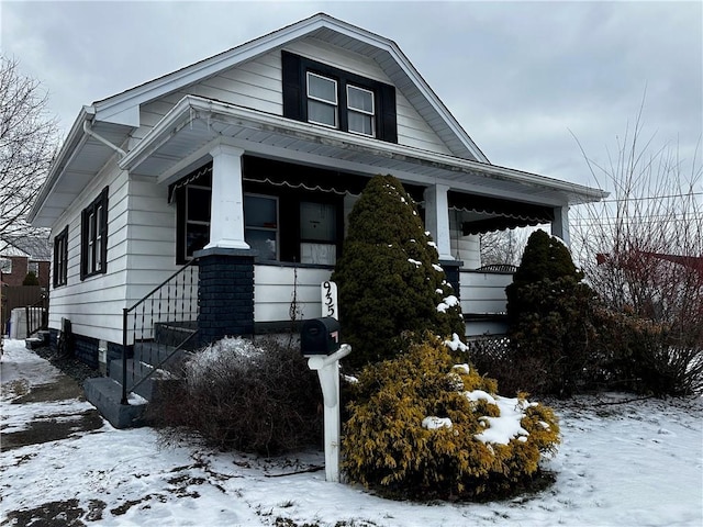 view of front of house with covered porch