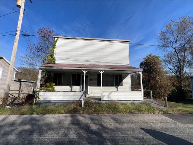 view of front facade featuring covered porch