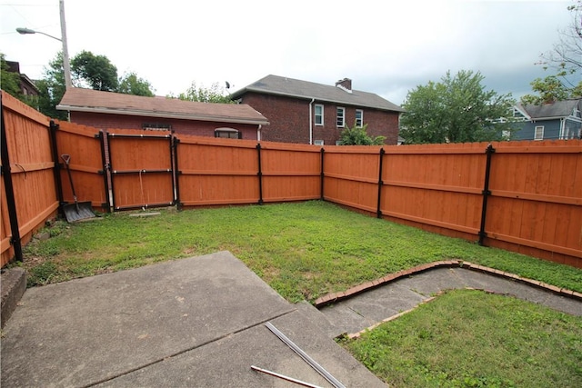 754 N Sheridan Ave, Highland Park, PA 15206 - fenced backyard featuring a patio