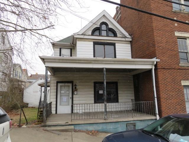 view of front of home featuring a porch