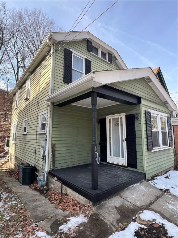 view of front of house with covered porch