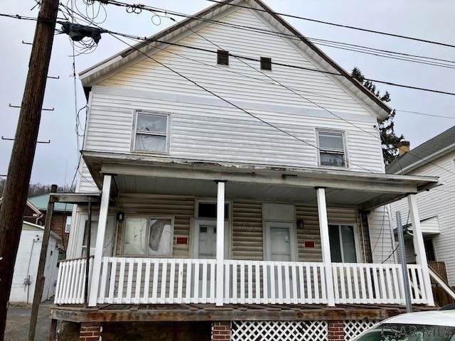 view of front of house featuring covered porch