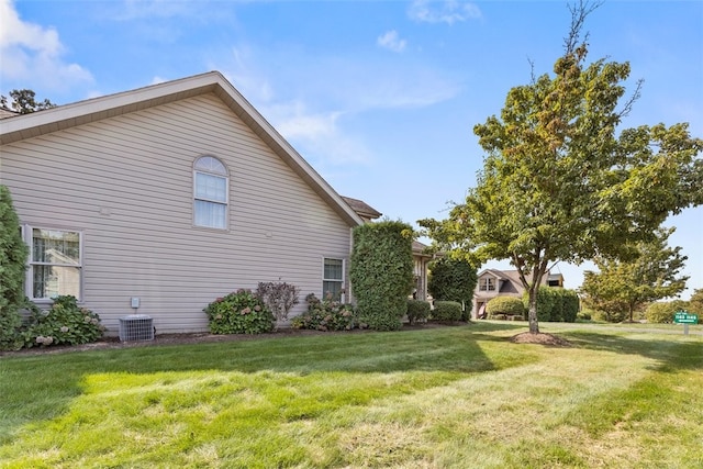 1143 Links Way W, Deer, PA 15044 - view of side of home with central AC unit and a lawn