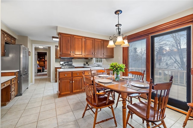 dining room with light tile patterned floors