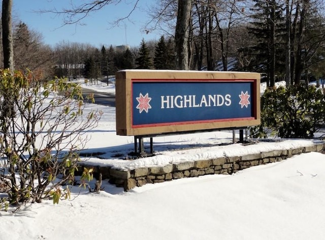 view of community / neighborhood sign