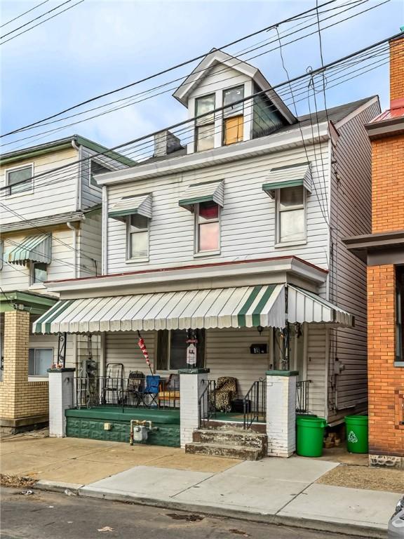 view of front of home with covered porch