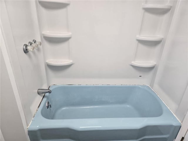 full bath featuring a bathtub