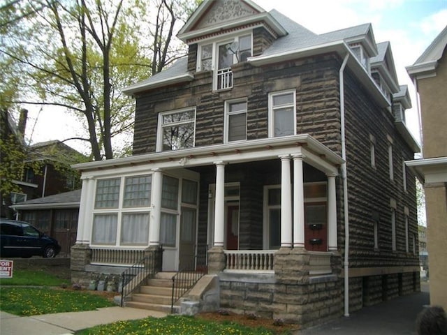 view of front of property with covered porch