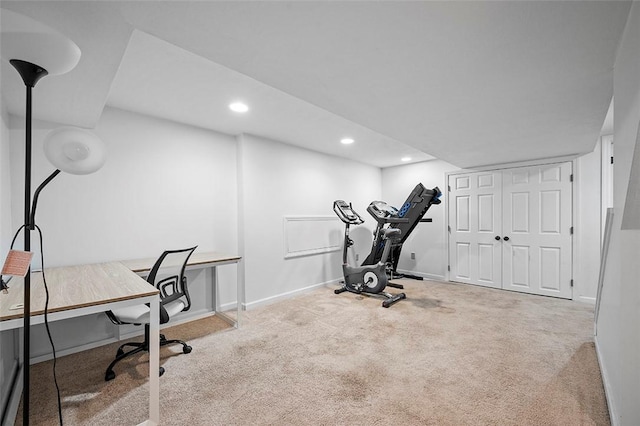 workout room with carpet floors, recessed lighting, and baseboards