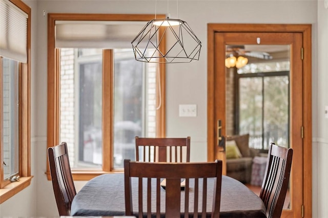 dining area with a notable chandelier