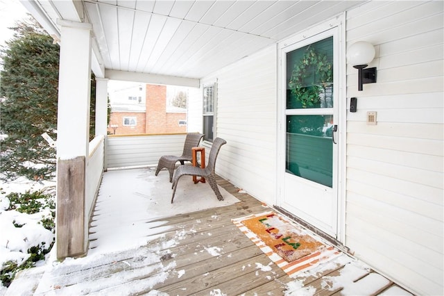 property entrance featuring covered porch