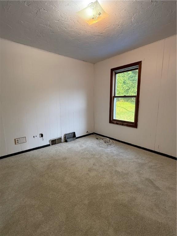104 Coe Ave, Green/Commdre/Prchse, PA 15728 - photo 9