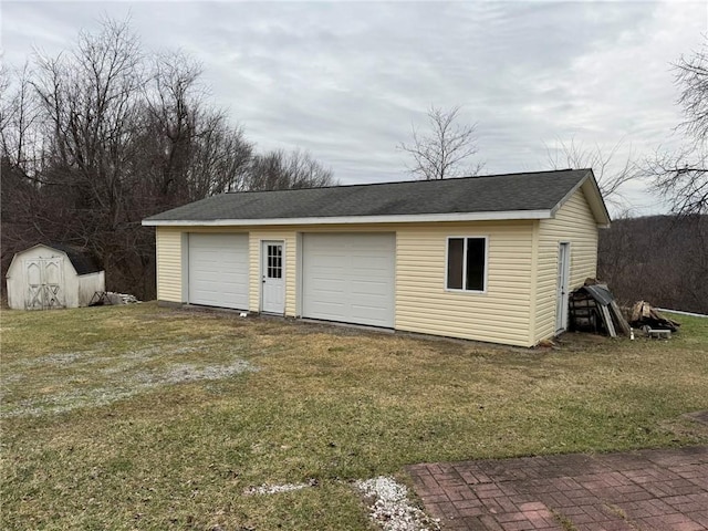 view of detached garage