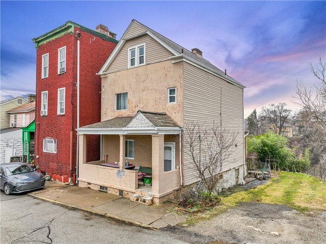 view of front of property with covered porch