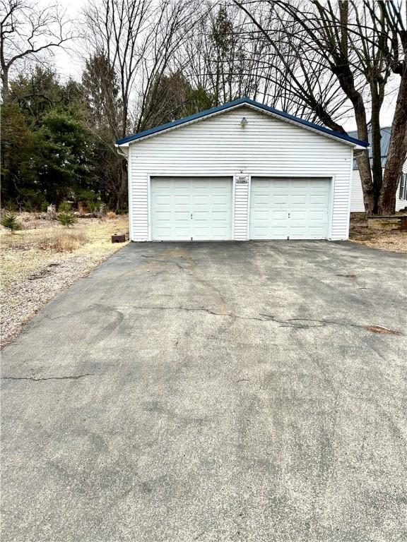 view of detached garage