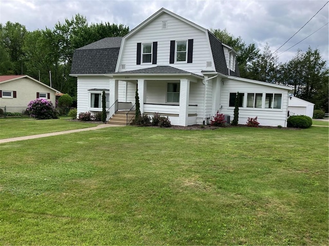 225 Country Club Rd, Penn Twp But, PA 16002 - dutch colonial featuring a shingled roof, a gambrel roof, a porch, and a front lawn