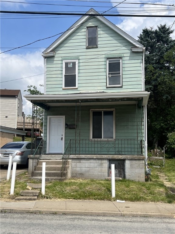 view of front of property featuring a porch