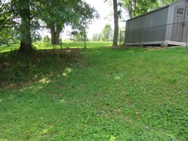 8 Ziskind Rd, East Bethlehem, PA 15333 - view of grassy yard with an outdoor structure and a pole building