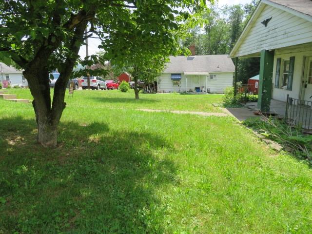 8 Ziskind Rd, East Bethlehem, PA 15333 - view of green lawn