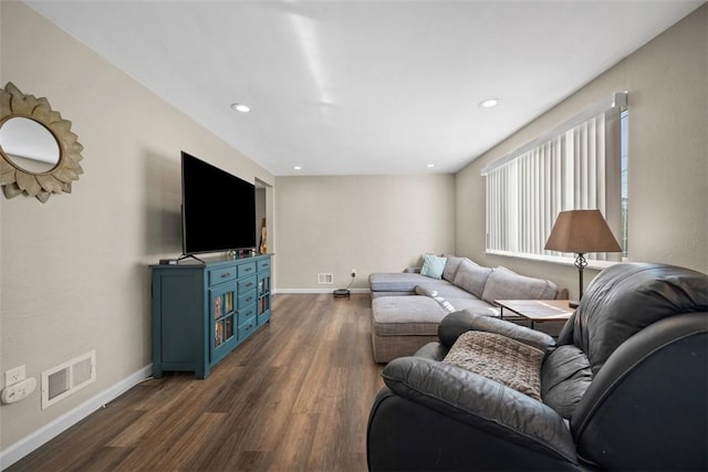 living room featuring recessed lighting, visible vents, dark wood finished floors, and baseboards