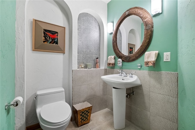 bathroom featuring toilet