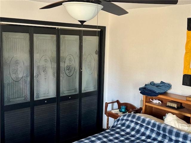 bedroom with ceiling fan