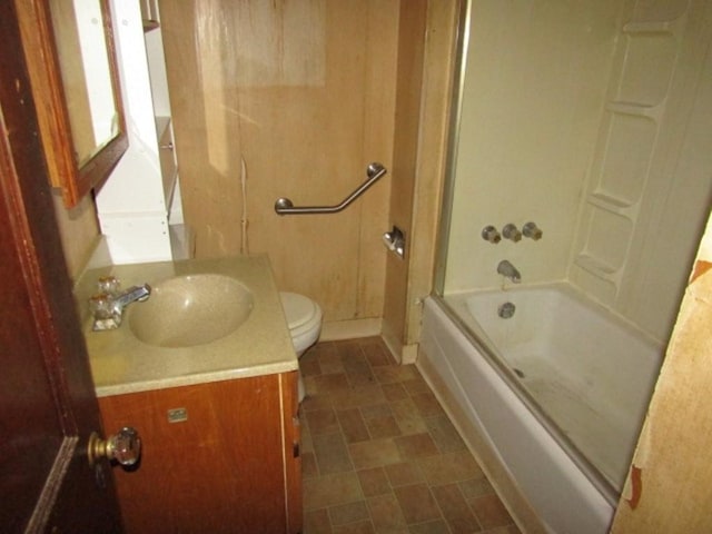 full bath with shower / washtub combination, vanity, and toilet