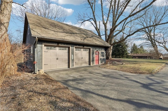 view of detached garage