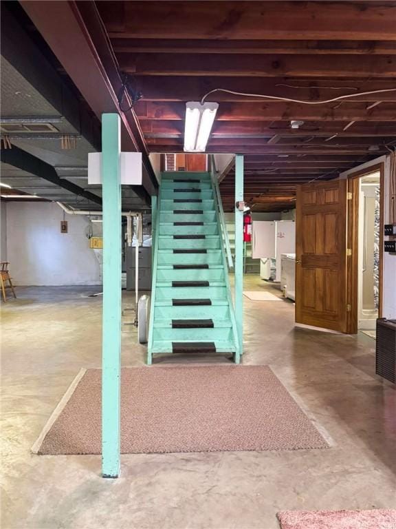 720 Dogwood Ln, Hermitage, PA 16148 - unfinished basement with stairs
