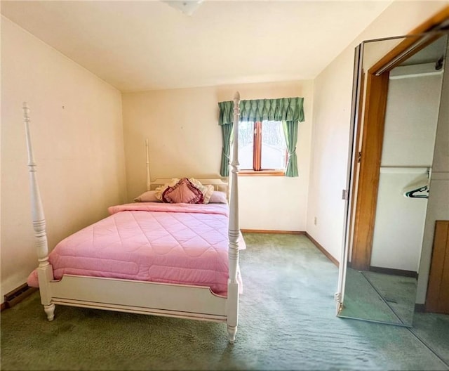 720 Dogwood Ln, Hermitage, PA 16148 - carpeted bedroom with baseboards