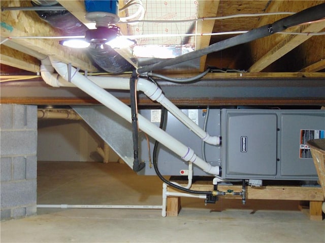 view of unfinished basement