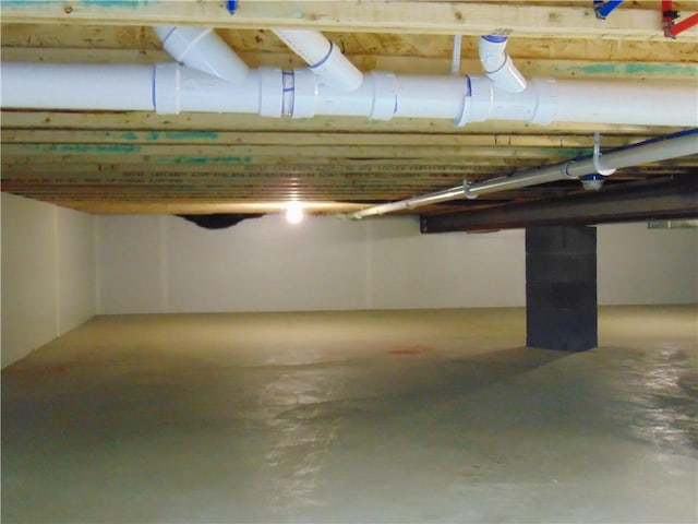 below grade area featuring crawl space