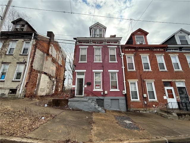 view of front facade with brick siding