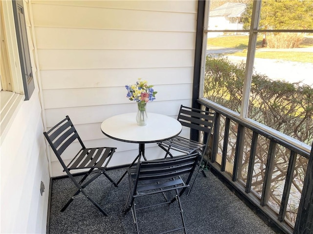 view of sunroom / solarium