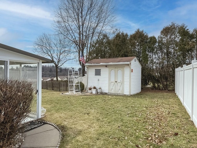 exterior space featuring a fenced backyard