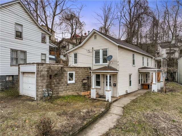 view of front of house featuring a garage