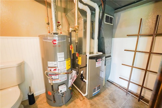127 Stickle Rd, Chippewa Twp, PA 15010 - utilities featuring gas water heater and heating unit