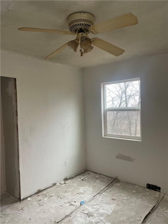 spare room featuring ceiling fan